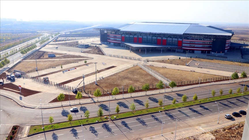 Diyarbakır da milli maçın oynanacağı stadyumun çevre düzenlemesi tamamlandı