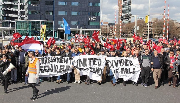 Terör Hollanda da protesto edildi!