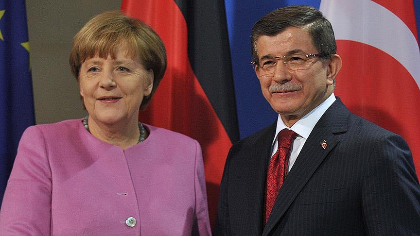 Davutoğlu, Merkel ile görüştü