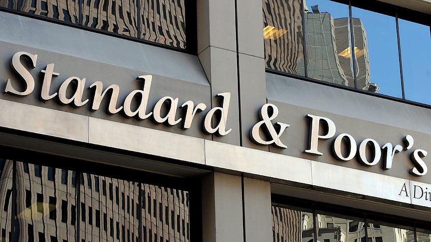 S&P İngiliz bankalarının notunu kırdı!