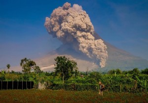 Sinabung Yanardağı 6 can aldı!