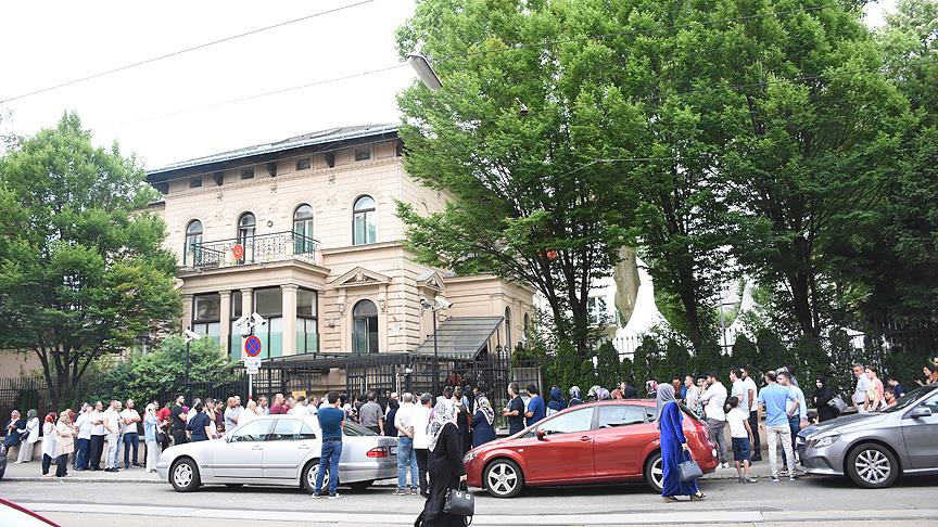 Avusturya’daki Türklerden sandığa yoğun ilgi