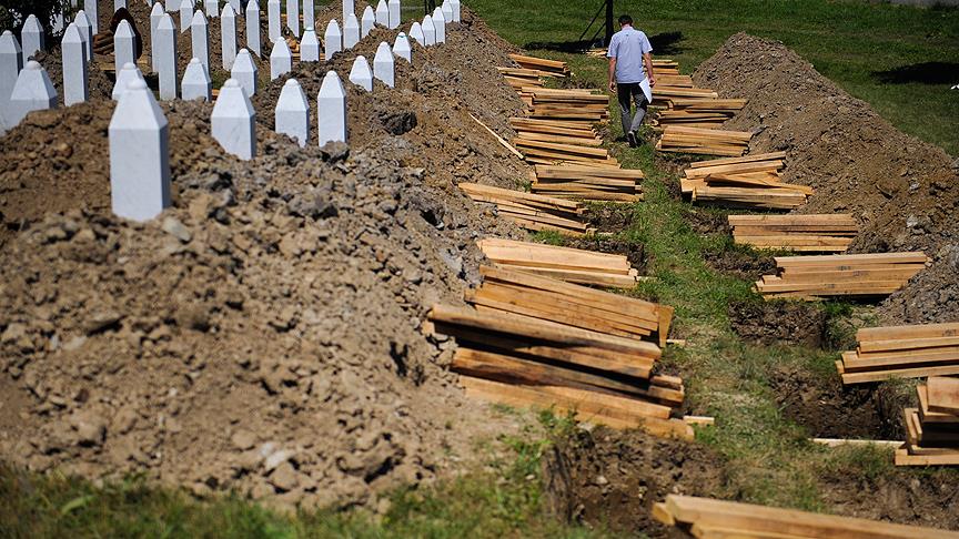 Srebrenitsa kurbanlarının mezarları hazır!