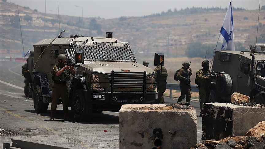 İsrailliler, Ramallah ta tarihi alana baskın düzenledi