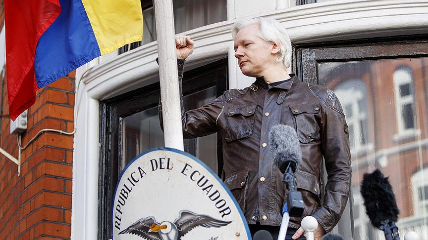 Ekvador, Assange a vatandaşlık verdi