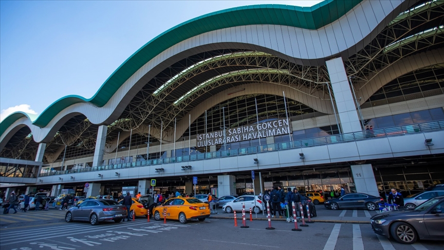 Sabiha Gökçen Havalimanı günlük rekorunu yeniledi