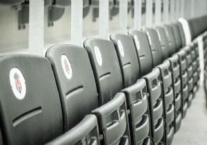 Vodafone Arena da koltuklar takılıyor!