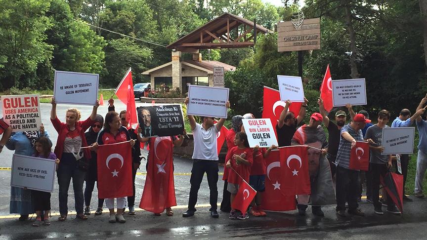 Gülen in malikanesi önünde protesto!