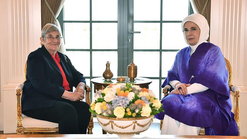 Emine Erdoğan, Canan Karatay ı kabul etti