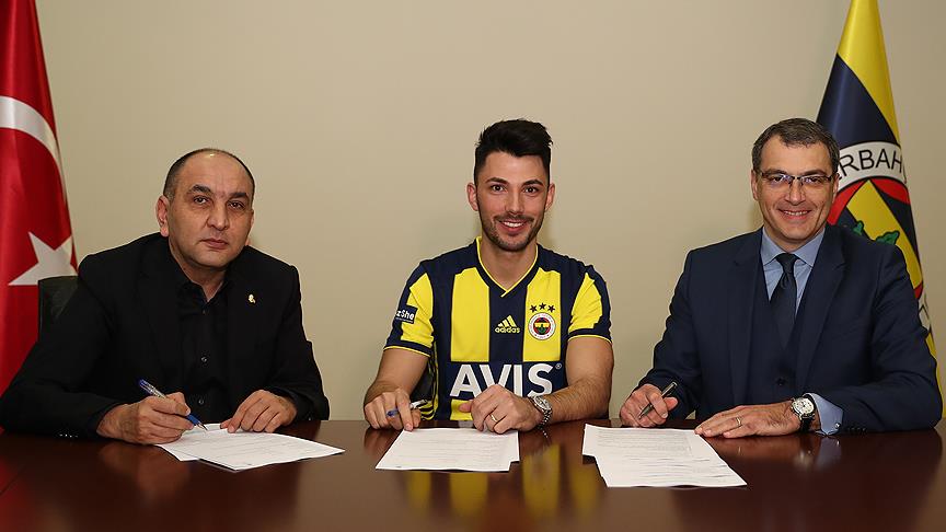 Tolgay Arslan resmen Fenerbahçe de