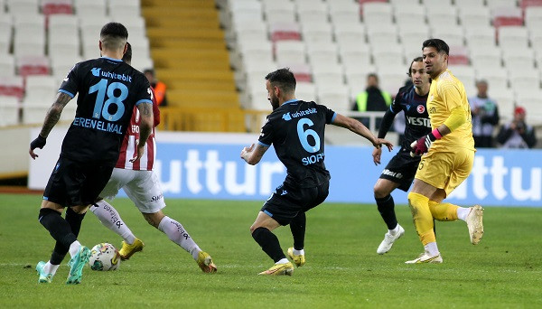 Trabzonspor, Sivas ta darmadağın!