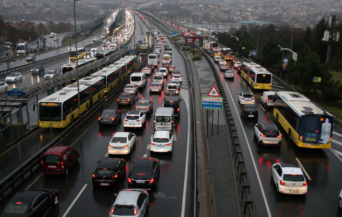 Bakan Uraloğlu ndan sürücülere uyarı!