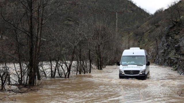 Tunceli de taşkın: Karayolu ulaşıma kapatıldı!