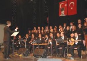 Türk Sanat Müziği Konserine Yoğun İlgi