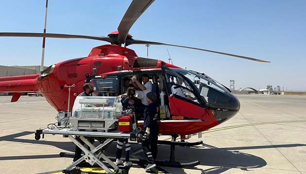 Ambulans helikopter minik Umut için havalandı