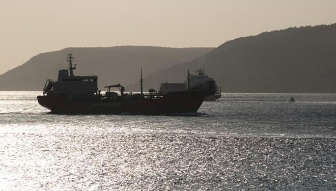 Çanakkale de fırtına ve rüzgar: Boğaz transit gemi geçişine kapatıldı