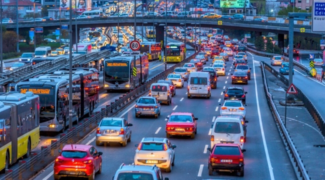 İstanbullunun trafik çilesi tüm güne yayılıyor