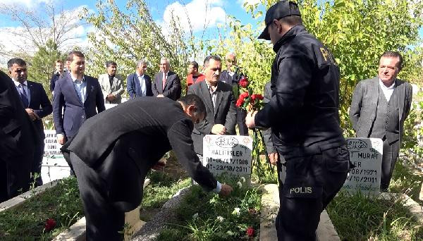 Van da 11 yıl önceki depremde hayatını kaybedenler anıldı