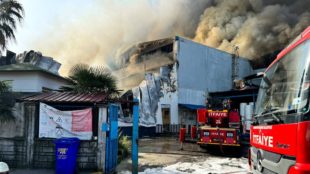 Samsun da elyaf fabrikası alev alev yandı