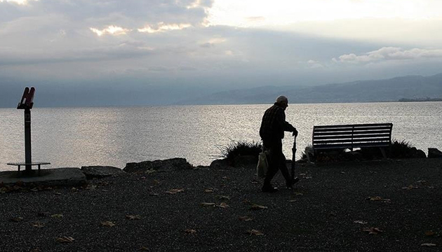 Yılın kelimesi  kalabalık yalnızlık  seçildi