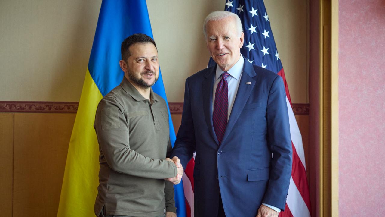 Biden, Zelenskiy ile bir araya geldi