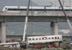 Çin Hızlı Treni Hız Kesti